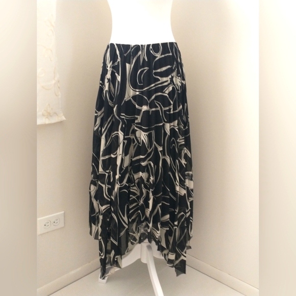 & Other Stories Dresses & Skirts - & Other Stories Los Angeles floral pleated midi skirt 4